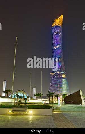 DOHA, Katar - 20. AUGUST 2013: Die Fackel Hotel neben der Moschee in Aspire Zone Doha Katar Stockfoto