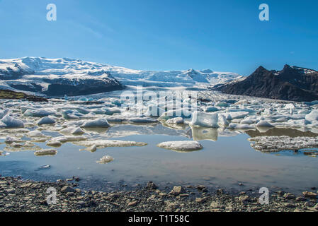 Fjallsárlón Gletscherlagune im Südosten von Island zeigen schwimmende Eisberge. Stockfoto