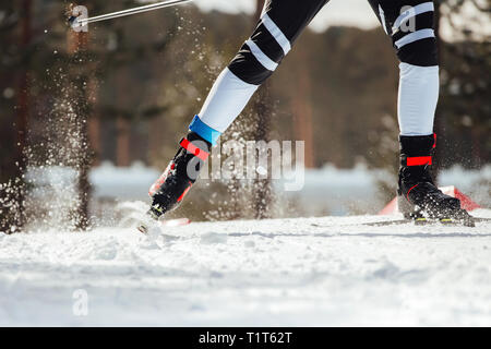 Cross-country ski race Beine mann Athlet Skifahrer Stockfoto
