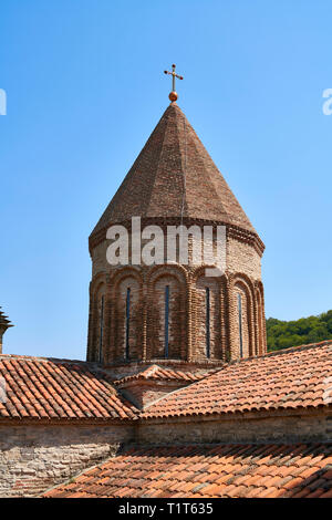 Fotos und Bilder von der georgisch-orthodoxen Kirche der Heiligen Jungfrau, Anfang des 17. Jahrhunderts, Ananuri Burganlage, Georgien (Land). Ananuri Schloss ist Sitzen Stockfoto