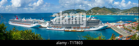 Karneval und Msc Meer super Kreuzfahrtschiffe im Hafen von St. John's Antigua ist die Hauptstadt und größte Stadt von Antigua und Barbuda, in der W entfernt Stockfoto