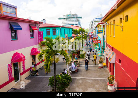 St. John's Antigua ist die Hauptstadt und größte Stadt von Antigua und Barbuda, der Westindischen Inseln in der Karibik, und mit einer Bevölkerung von 22 Stockfoto