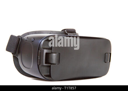 Eine Virtual Reality Headset auf einem weißen Hintergrund. Stockfoto