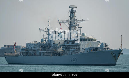 Die Royal Navy Typ 23 Anti-U-Boot Fregatte HMS St Albans (F83) in Bezug auf die Ansätze nach Portsmouth Harbour, UK am 28. März 2019. Stockfoto