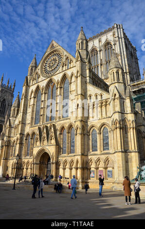 York Minster aus Münster Yard, York, North Yorkshire, England, Februar 2019 Stockfoto