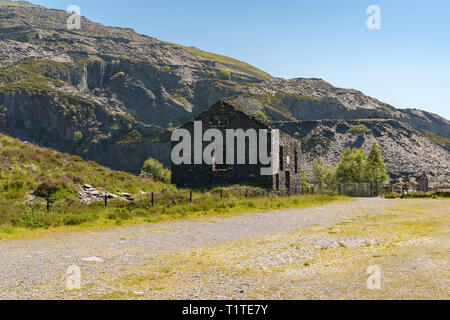 Verfallenes Haus an der Dinorwic Steinbruch in der Nähe von Llanberis, Gwynedd, Wales, Großbritannien Stockfoto