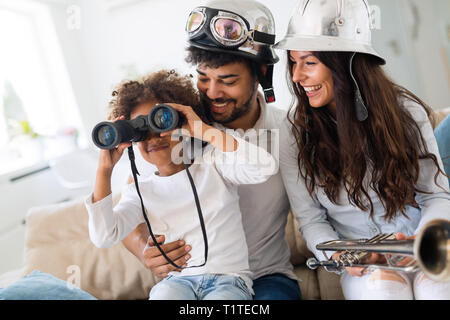 Bild der glücklichen Familie haben wundervolle Zeit zusammen Stockfoto