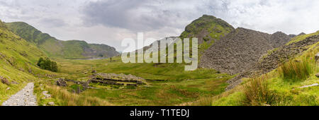 Die Ruinen des stillgelegten Steinbruch Conglog Mühle in der Nähe von Blaenau Ffestiniog, Gwynedd, Wales, Großbritannien Stockfoto