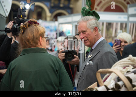 Prinz Charles auf Royal Walkabout, Charles, Prinz von Wales, der Thronfolger zu den britischen Thron als das älteste Kind der Königin Elizabeth II. Stockfoto