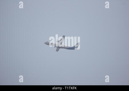 Chiangmai, Thailand - 26. März 2019: RDPL -34175 ATR 72-500 von Lao Airlines in Rauch und Verschmutzung Haze Himmel. Im Flug von Chiang Mai nach Luang Prabang. Stockfoto