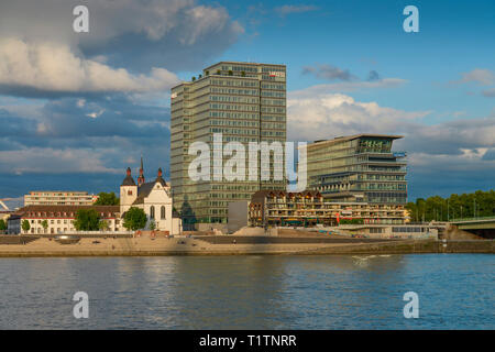 Rhein, Lanxess Tower, Kennedyplatz, Deutz, Köln, 92660 Stockfoto