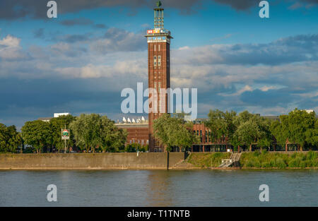 Rhein, Messeturm, Deutz, Köln, 92660 Stockfoto