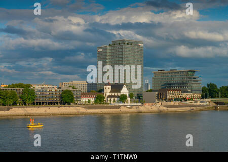 Rhein, Lanxess Tower, Kennedyplatz, Deutz, Köln, 92660 Stockfoto