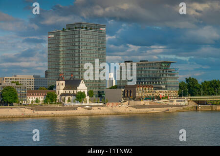 Rhein, Lanxess Tower, Kennedyplatz, Deutz, Köln, 92660 Stockfoto