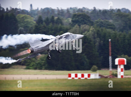 MALMSLÄTT 2016-08-28 2016, die schwedische Luftwaffe in Schweden 90 Jahren feiert. JAS 39C Gripen von Saab, startet auf dem Flugtag bei Malmens Flugplatz außerhalb von Linköping am Sonntag. Foto Jeppe Gustafsson Stockfoto