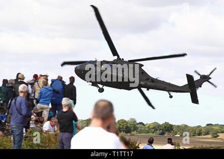 MALMS 2016-08-27 2016 Licht, die schwedische Luftwaffe feiert in Schweden 90 Jahre. Über 70.000 Besucher auf dem Flug Tag am Flugplatz angekommen Malmens außerhalb von Linköping am Samstag und am Sonntag fortgesetzt. HKP 16 UH 60-M Blackhawk. Foto Jeppe Gustafsson Stockfoto