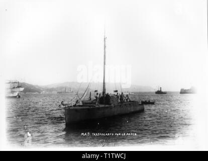 MAS convertito in Peschereccio - MAS Torpedoboot während des Ersten Weltkriegs in Fischerboot umgewandelt Stockfoto