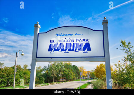 Toronto, Kanada-22 Oktober 2018: Bluffer Boating club und Yacht Club Marina am Fuße der Scarborough Bluffs Park in Toronto Stockfoto