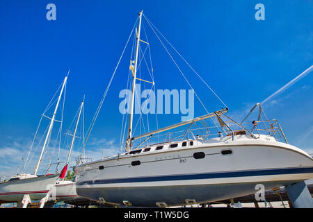 Toronto, Kanada-22 Oktober 2018: Bluffer Boating club und Yacht Club Marina am Fuße der Scarborough Bluffs Park in Toronto Stockfoto