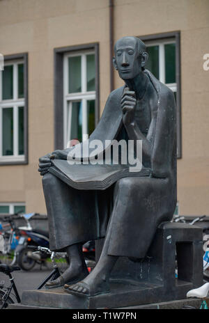 Statue Albertus Magnus, Universitaet zu Koeln, Hauptgebaeude, Albertus-Magnus-Platz, Lindenthal, Köln, Nordrhein-Westfalen, Deutschland Stockfoto