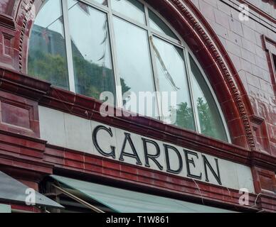 Das Äußere des Covent Garden London U-Bahn Station in London, England. Stockfoto