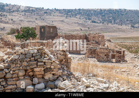 Phinikas ist ein verlassenes Dorf in Paphos entfernt. Es wurde nach der türkischen Invasion auf Zypern 1974 evakuiert Stockfoto