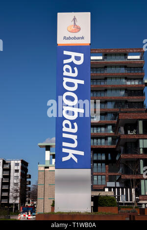 Reklametafeln Rabobank an den Parktoren Gebäude in Amsterdam Die Niederlande 2019 Stockfoto
