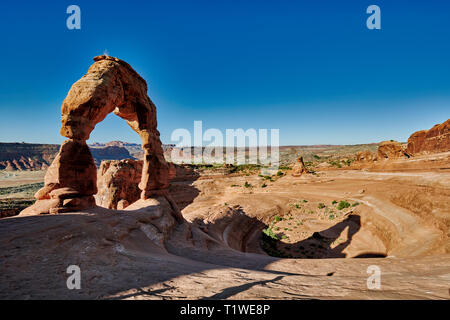 Zarte Arch im Arches National Park, Moab, Utah, USA, Nordamerika Stockfoto
