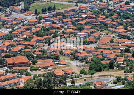 Stratoni, Griechenland - 27. Juni 2011: Luftaufnahme der Stadt Chalkidiki Halbinsel in Stratoni, Griechenland. Stockfoto