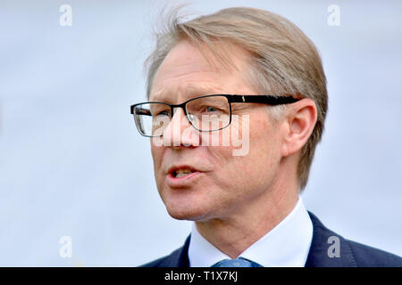 David Morris MP (Con: Morecambe und Lunesdale) auf College Green, Westminster, 27. März 2019 Stockfoto