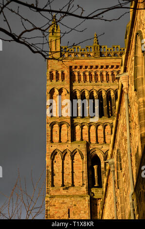 Detail der Südturm am Ende des Kirchenschiffes, Durham Cathedral, Durham, County Durham, England, Februar 2019 Stockfoto