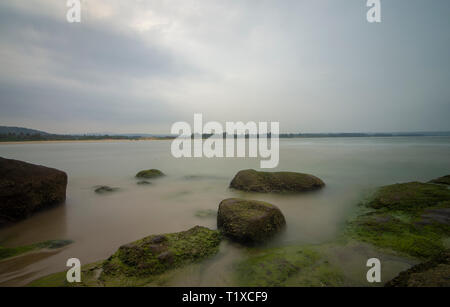 Felsigen Strand von Vengurla, Sindhudurga, Maharashtra, Indien Stockfoto