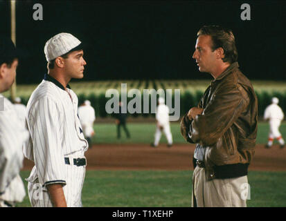 Feld der Träume 1989 Universal Pictures Film mit Kevin Costnewr rechts und Ray Liotta Stockfoto