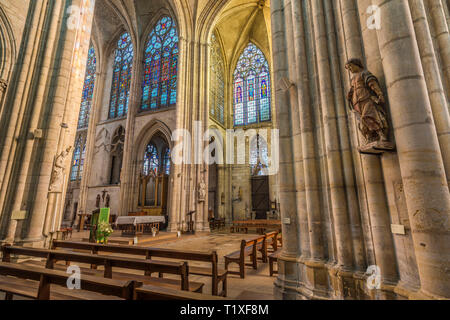 Basilika des Heiligen Urban von Troyes (nord-östlichen Frankreich): Innenraum der klassische gotische Gebäude Stockfoto