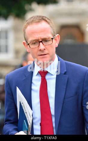 John Lamont MP (Con: Berwickshire, Roxburgh und Selkirk) auf College Green, Westminster, 27. März 2019 Stockfoto