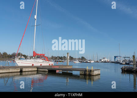 Lymington Hafen Pier während des Tages Stockfoto