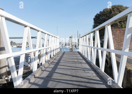 Lymington Hafen Pier während des Tages Stockfoto