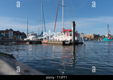 Lymington Hafen Pier während des Tages Stockfoto