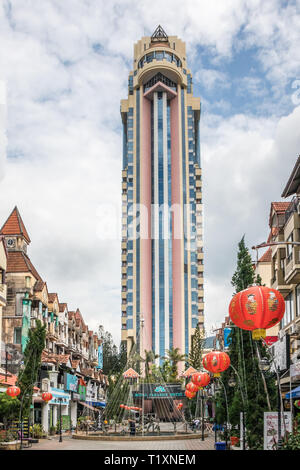 Phuket, Thailand am 17. Januar 2019: The Royal Paradise Hotel, Patong Beach. Der Kurort ist weltweit anerkannt. Stockfoto