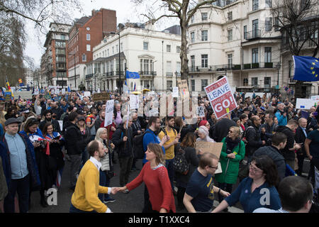 LONDON, UK, 23. MÄRZ 2019: Brexit London März 2019. 1 Million Demonstranten März auf das Parlament fordert die Öffentlichkeit eine endgültige werden sagen auf Brexit Stockfoto