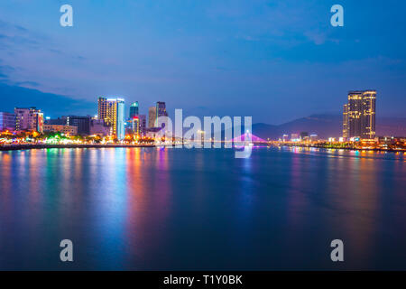 Da Nang City Skyline Antenne Panoramablick. Danang ist die viertgrößte Stadt in Vietnam. Stockfoto