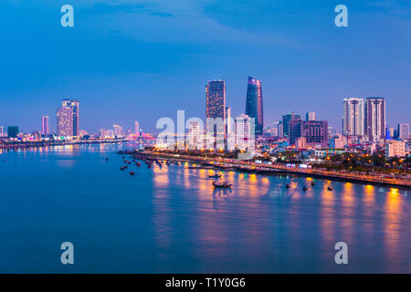 Da Nang City Skyline Antenne Panoramablick. Danang ist die viertgrößte Stadt in Vietnam. Stockfoto