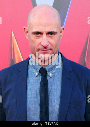 Los Angeles, USA. 28. März, 2019. LOS ANGELES, Ca - 28. März: Schauspieler Mark Strong besucht die Weltpremiere von Warner Bros. und New Line Cinema hazam!' am 28. März 2019 in TCL Chinese Theatre in Los Angeles, Kalifornien. Credit: Barry King/Alamy leben Nachrichten Stockfoto