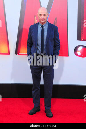 Los Angeles, USA. 28. März, 2019. LOS ANGELES, Ca - 28. März: Schauspieler Mark Strong besucht die Weltpremiere von Warner Bros. und New Line Cinema hazam!' am 28. März 2019 in TCL Chinese Theatre in Los Angeles, Kalifornien. Credit: Barry King/Alamy leben Nachrichten Stockfoto