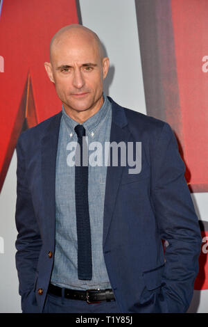 Los Angeles, USA. 28. März, 2019. LOS ANGELES, Ca. März 28, 2019: Mark Strong bei der Weltpremiere von Shazam! An der TCL Chinese Theater. Foto: Paul Smith/Alamy leben Nachrichten Stockfoto