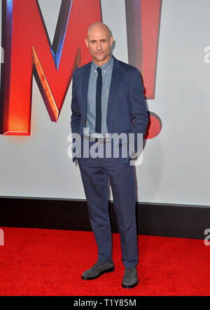Los Angeles, USA. 28. März, 2019. LOS ANGELES, Ca. März 28, 2019: Mark Strong bei der Weltpremiere von Shazam! An der TCL Chinese Theater. Foto: Paul Smith/Alamy leben Nachrichten Stockfoto