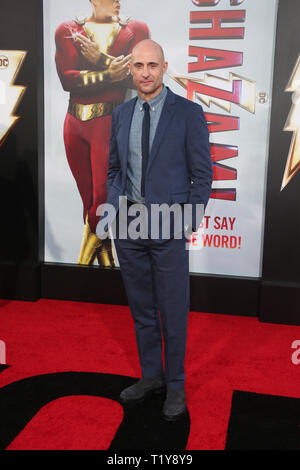 Hollywood CA März 28: Mark Strong, kommt für Warner Bros. und New Line Cinema Weltpremiere DES HAZAM!' bei TCL Chinese Theatre am 28. März 2019 in Hollywood. Credit: Faye Sadou/MediaPunch Stockfoto