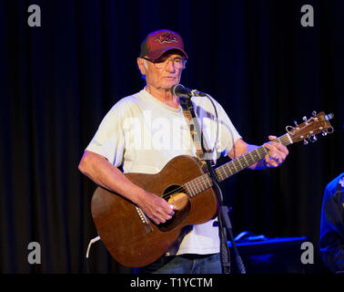 Preston, Lancashire, UK. 28. März 2019. Veteran Sänger und Songwriter Michael Chapman im Konzert an der kontinentalen, Preston, Lancashire, UK Credit: John Bentley/Alamy leben Nachrichten Stockfoto