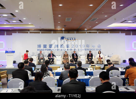 Boao, China Hainan Provinz. 29 Mär, 2019. Menschen nehmen an der Sitzung der "ASEAN-China Gouverneure/Bürgermeister "Dialog" während des Boao Forum für Asien Jahreskonferenz in Boao, South China Hainan Provinz, 29. März 2019. Credit: Sui Xiankai/Xinhua/Alamy leben Nachrichten Stockfoto