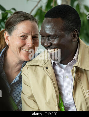 Aarhus, Dänemark. 29. Mär 2019. Lynn Jennings und Paul Tergat nehmen an der Pressekonferenz im Vorfeld der IAAF World Cross Country Championships am 29. März 2019 in Aarhus, Dänemark Quelle: Gary Mitchell, GMP-Media/Alamy leben Nachrichten Stockfoto